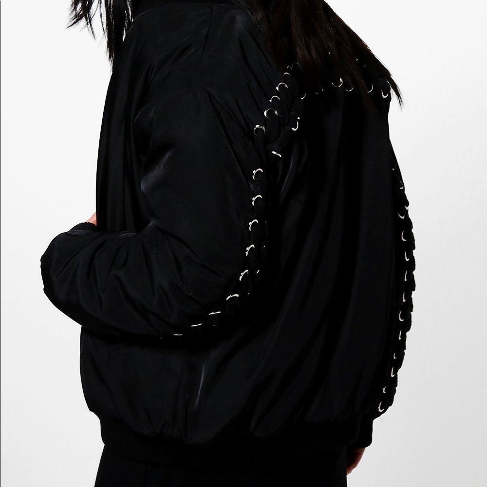 Black Bomber jacket seek the Label Eyelet Small